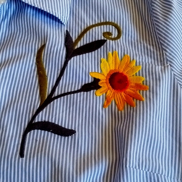 Woman's Med Talbots Embroidered Blouse Blue and White Stripe - Picture 4 of 8